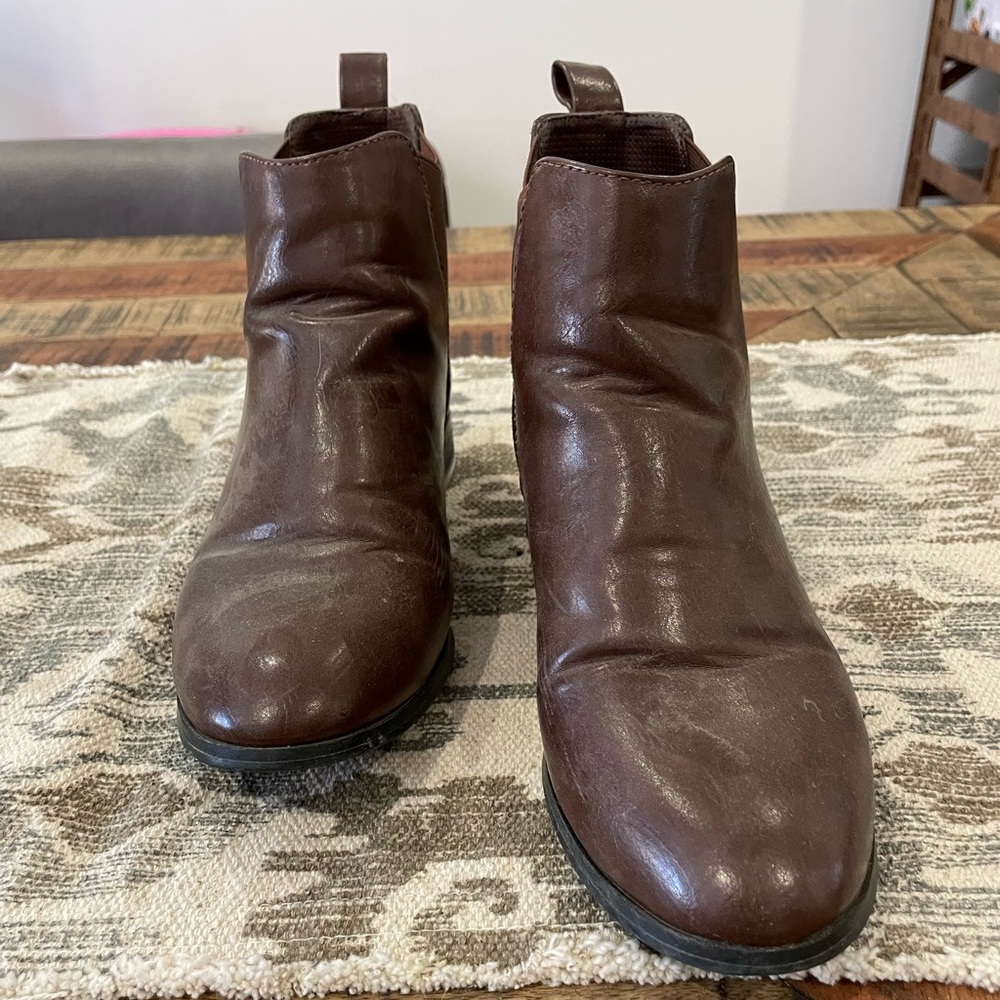 Fall boots by Mat & Nat - size 37